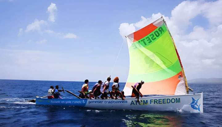 Apprenez la voile : cours pour tous les niveaux.